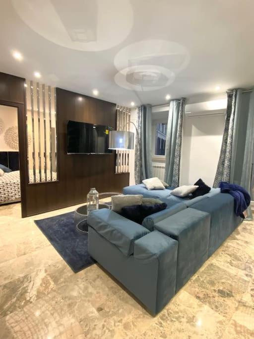 Piso De Diseno Junto Teatro Real Apartment Madrid Bagian luar foto